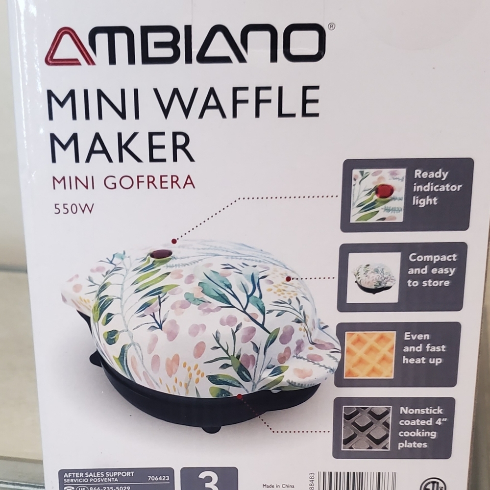 Mini waffle maker